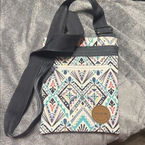 Dakine Women's Geometric Crossbody Bag - Blue and White